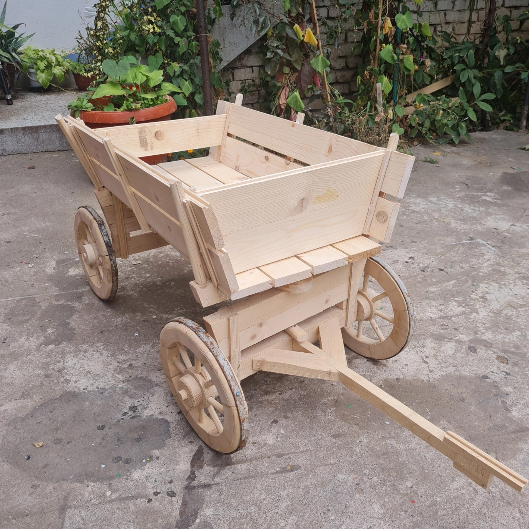 Украси за двориште